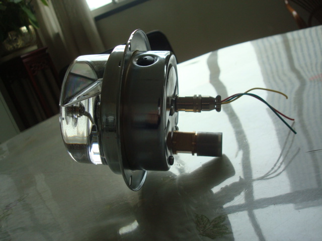 耐震电接点压力表